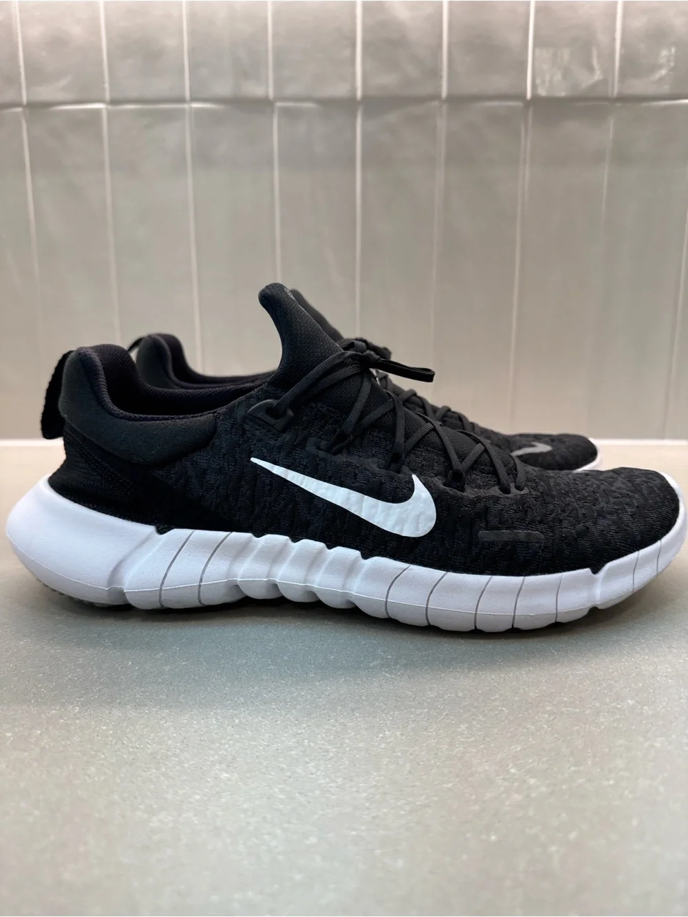 2 Pairs of Nike Running Shoes Bundle – Men’s US 11 – Great Condition